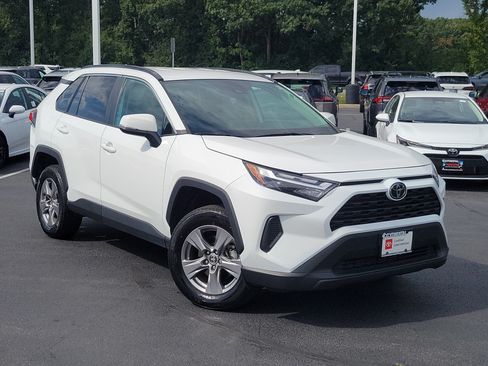 Certified 2025 Toyota RAV4 XLE AWD/4WD image 32