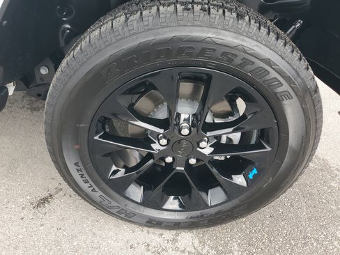 Used 2023 Jeep Wrangler Unlimited Sahara w/ Cold Weather Group image 30