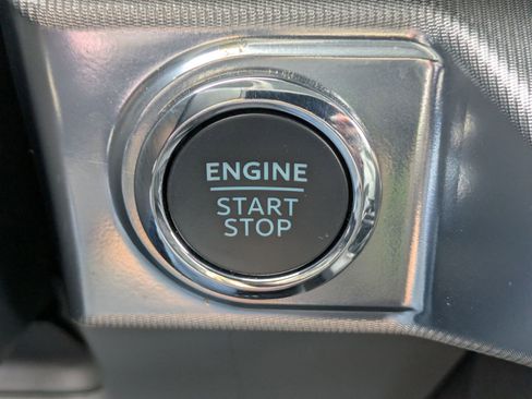 Used 2025 Ford F150 Lariat w/ Equipment Group 501A Mid image 20