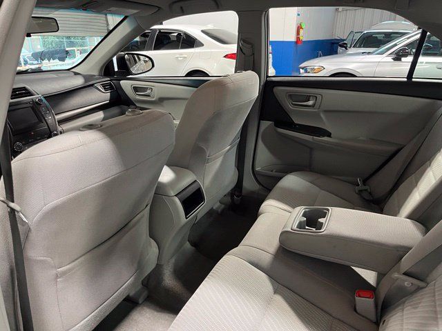 Used 2017 Toyota Camry LE FWD image 18