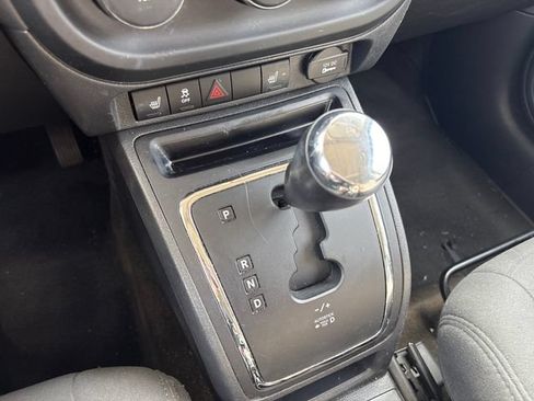 Used 2017 Jeep Patriot Latitude AWD/4WD image 22