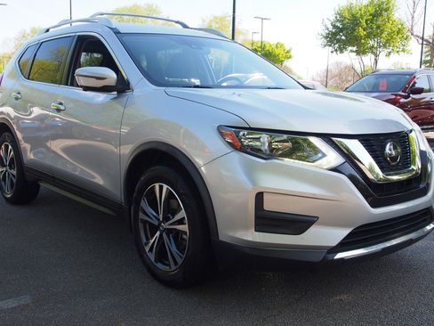 Used 2019 Nissan Rogue SV w/ Premium Package image 1