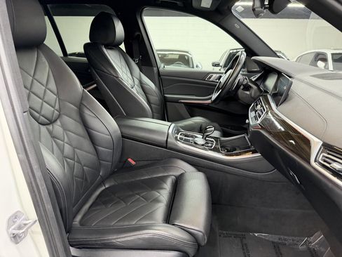 Used 2023 BMW X5 xDrive40i w/ M Sport Package image 23