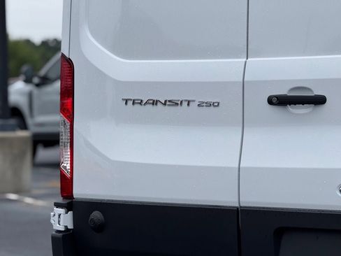 New 2025 Ford Transit 250 148 Medium Roof image 9