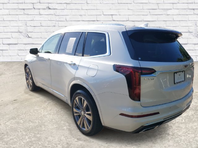 Used 2025 Cadillac XT6 Premium Luxury FWD image 2