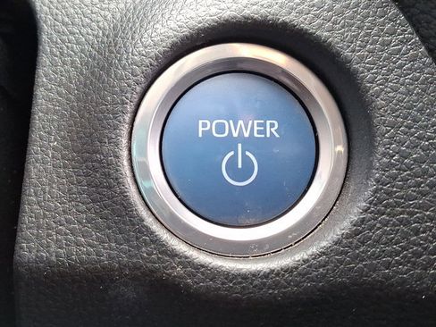 Used 2021 Toyota RAV4 SE image 22