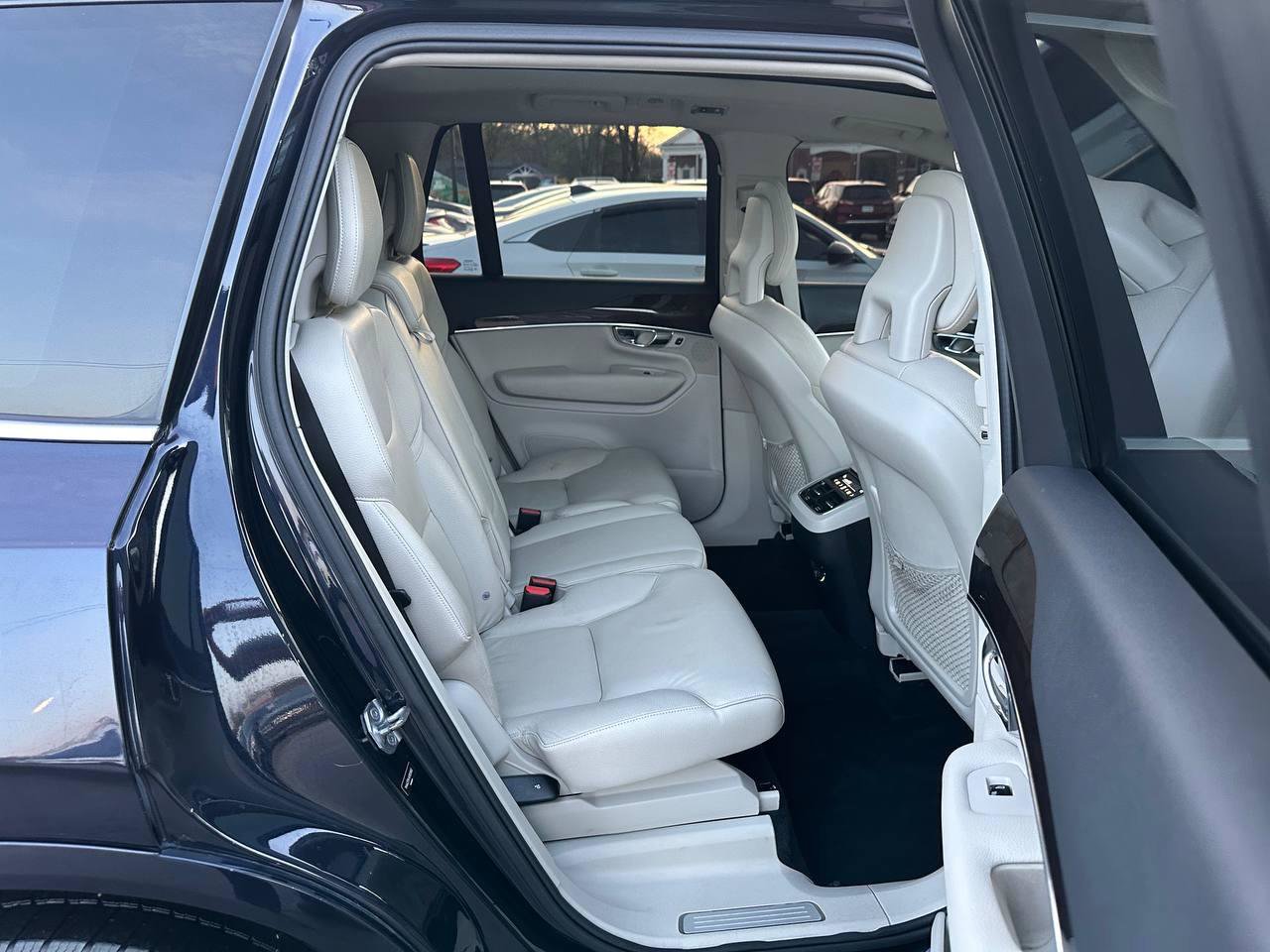 Used 2016 Volvo XC90 T6 Momentum w/ Protection Package Plus AWD/4WD image 34