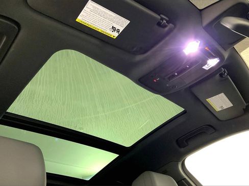 Used 2020 Audi Q3 2.0T Premium w/ Convenience Package image 29