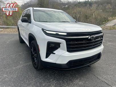 Used 2024 Chevrolet Traverse LS w/ Midnight/Sport Edition