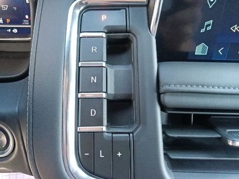 Used 2024 Chevrolet Tahoe Z71 w/ Luxury Package AWD/4WD image 24