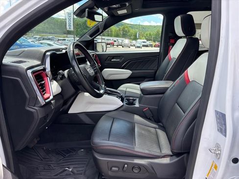 Used 2024 GMC Canyon AT4X AWD/4WD image 10