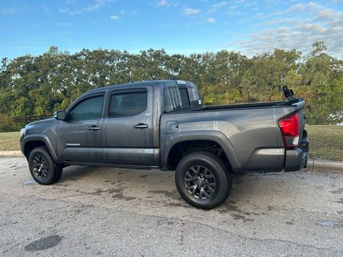 Used 2022 Toyota Tacoma SR5 image 3