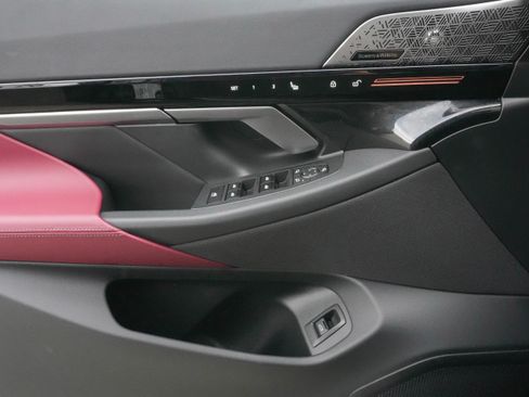 Used 2024 BMW 530i w/ Premium Package image 31