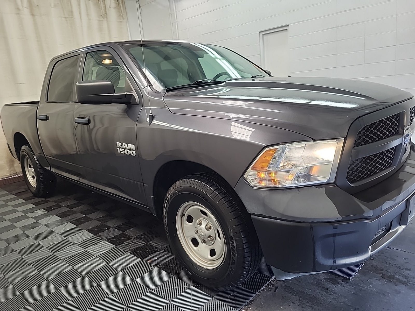 Used 2018 RAM 1500 Tradesman RWD image 6