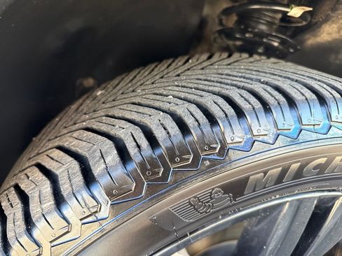 Used 2023 Volkswagen Atlas SEL R-Line image 28