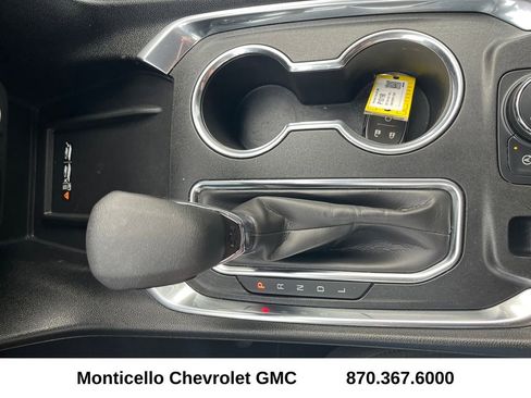 Used 2023 Chevrolet Traverse LT image 18