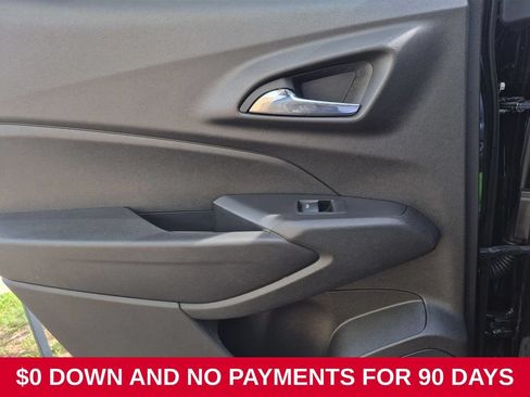 Used 2025 Chevrolet Trax LT w/ LT Convenience Package FWD image 25