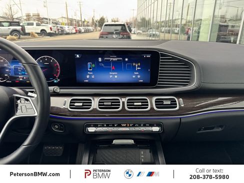 Used 2025 Mercedes-Benz GLS 450 4MATIC image 11