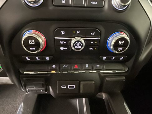 Used 2019 GMC Sierra 1500 SLT w/ SLT Premium Package AWD/4WD image 24