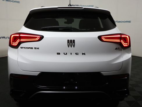 Used 2024 Buick Encore GX Sport Touring FWD image 7