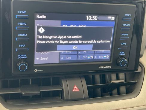 Used 2021 Toyota RAV4 XLE AWD/4WD image 18