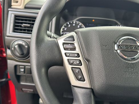 Used 2022 Nissan Titan SV image 18