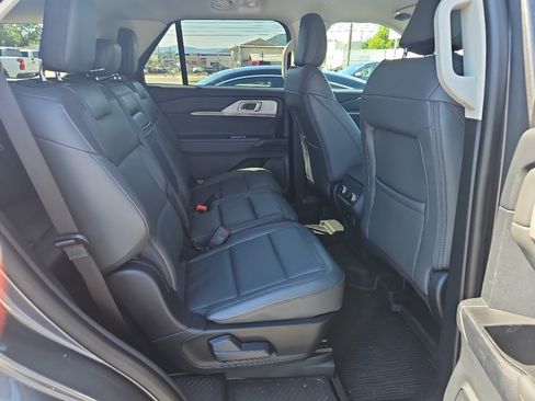Used 2026 Ford Explorer Active w/ Active Comfort Package AWD/4WD image 7
