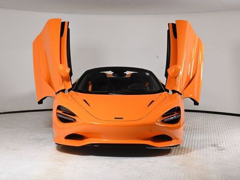 Used 2026 McLaren 750S Spider image 21