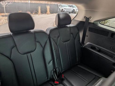 Used 2023 Kia Sorento SX image 18