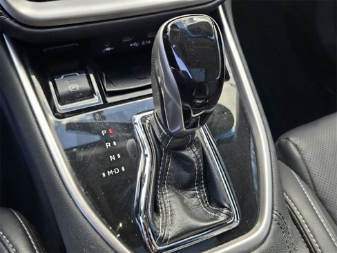 Used 2020 Subaru Outback Limited image 21