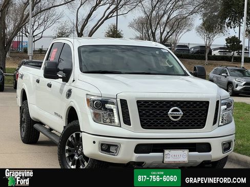 Used 2019 Nissan Titan PRO-4X w/ Pro-4x Convenience Package image 1