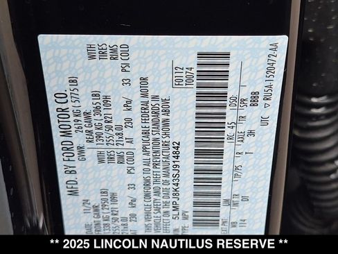 Used 2025 Lincoln Nautilus Reserve AWD/4WD image 29