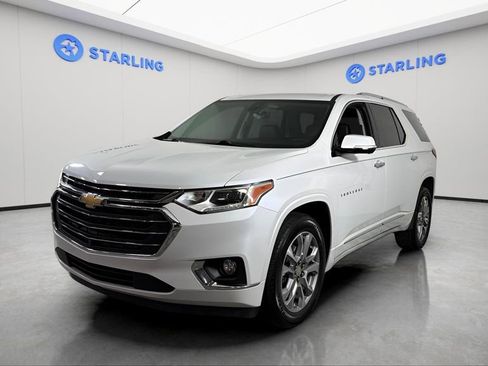 Used 2020 Chevrolet Traverse Premier FWD image 16