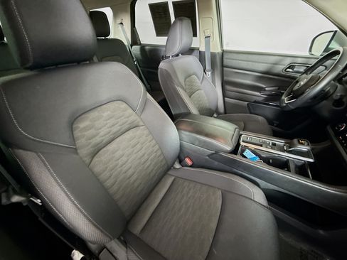 Used 2025 Nissan Pathfinder SV FWD image 36
