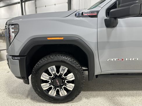 Used 2025 GMC Sierra 3500 AT4 w/ AT4 Premium Plus Package AWD/4WD image 7