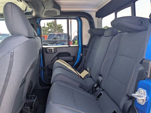 New 2025 Jeep Gladiator Sport image 14