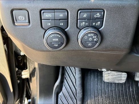 Used 2024 Chevrolet Silverado 1500 High Country w/ Z71 Off-Road Package AWD/4WD image 16