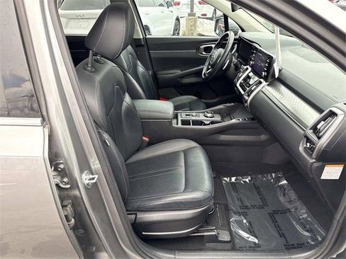 Used 2021 Kia Sorento EX image 9