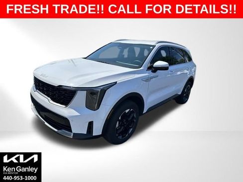Certified 2025 Kia Sorento S AWD/4WD image 1