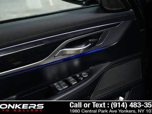 Used 2020 BMW 750i xDrive image 21