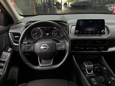Used 2025 Nissan Rogue SV AWD/4WD image 15