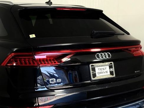 Used 2019 Audi Q8 Premium Plus w/ Premium Plus AWD/4WD image 16