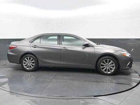 Used 2017 Toyota Camry XLE FWD image 2