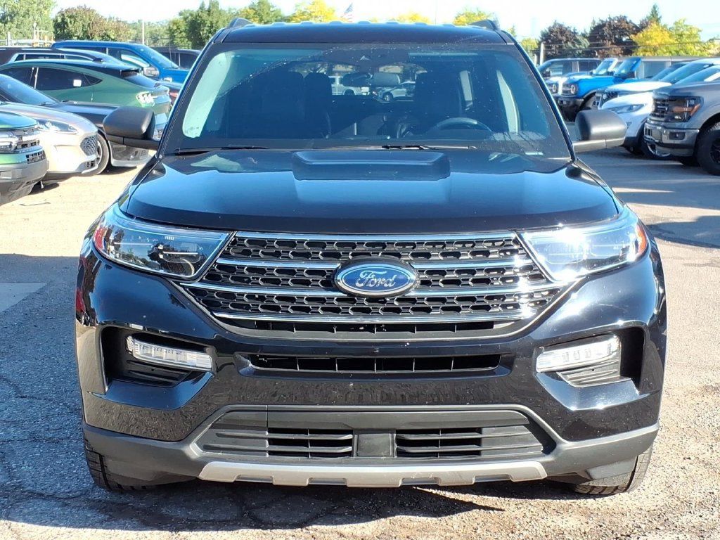 Used 2023 Ford Explorer XLT w/ Equipment Group 202A AWD/4WD image 8