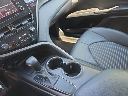 Used 2021 Toyota Camry SE FWD image 22