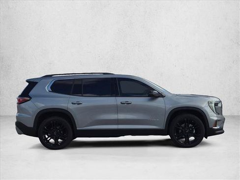 Used 2025 GMC Acadia Elevation w/ Elevation Premium Package FWD image 4