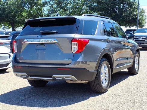 Used 2021 Ford Explorer XLT w/ Equipment Group 202A AWD/4WD image 4