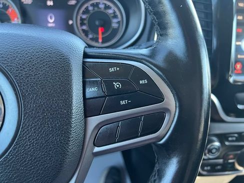 Used 2019 Jeep Cherokee Limited AWD/4WD image 22
