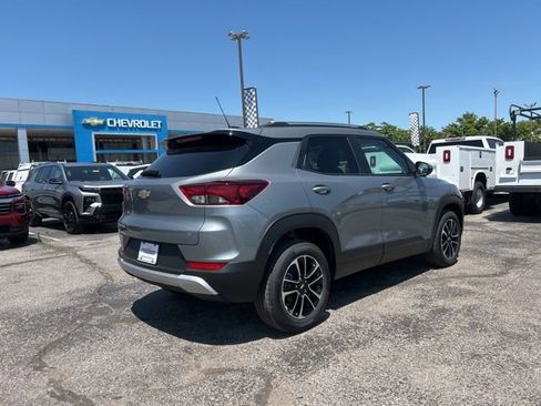New 2026 Chevrolet TrailBlazer LT FWD image 2