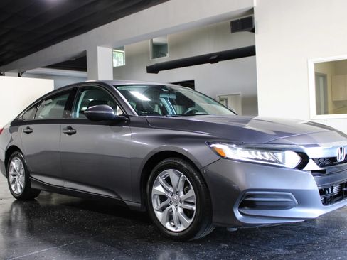 Used 2019 Honda Accord LX image 1